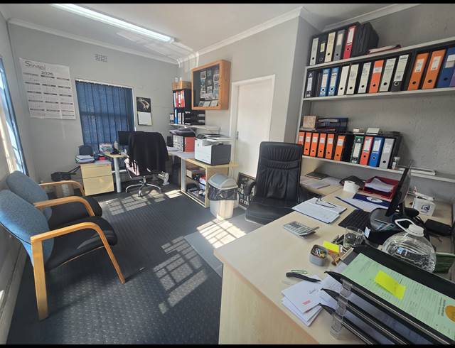 500M² WAREHOUSE TO LET IN ANDERBOLT